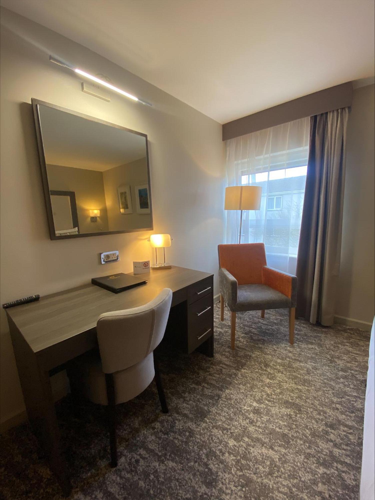 Westlodge Hotel & Leisure Centre Бэнтри Экстерьер фото